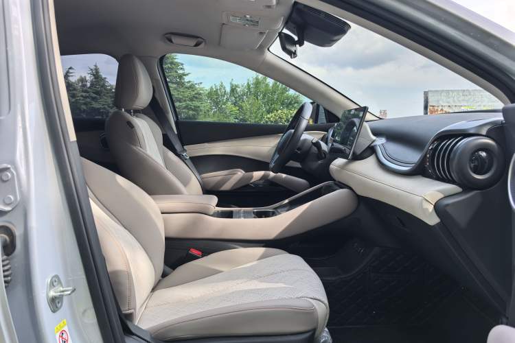 Used BYD Yuan PLUS 2025 Intelligent Driving Version 510 km Leading Edition Interior 7