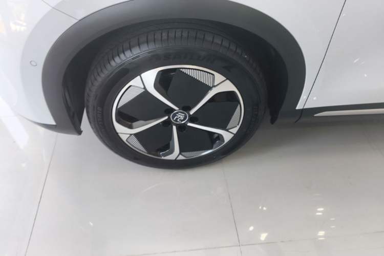 Used BYD Yuan PLUS 2025 Intelligent Driving Version 510 KM Beyond-Grade Edition Left Front Wheel Hub
