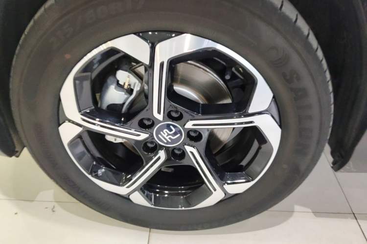 Used BYD Yuan PLUS 2025 Intelligent Driving Version 430 KM Beyond-Range Edition Left Front Wheel Hub