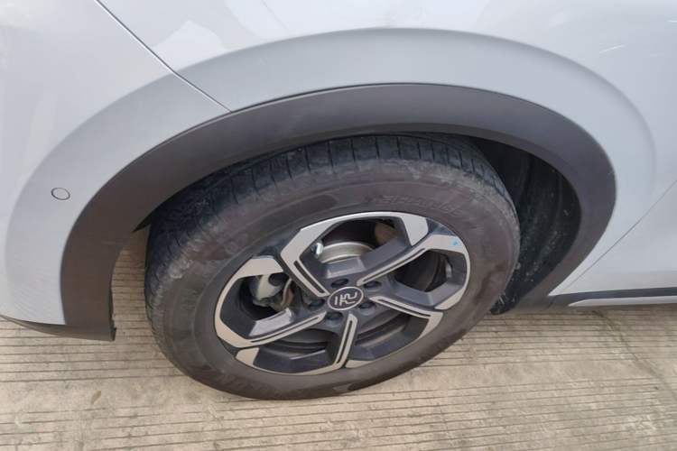Used BYD Yuan PLUS 2025 Intelligent Driving Version 430 KM Beyond-Range Edition Left Front Wheel Hub