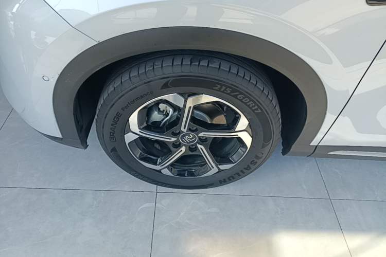 Used BYD Yuan PLUS 2025 Intelligent Driving Version 430 KM Beyond-Range Edition Left Front Wheel Hub