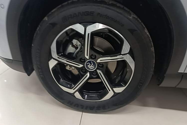 Used BYD Yuan PLUS 2025 Intelligent Driving Version 510 km Leading Edition Left Front Wheel Hub