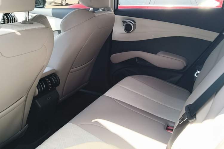 Used BYD Yuan PLUS 2025 Intelligent Driving Version 510 km Leading Edition Left Rear Seat