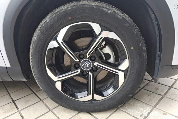 Used BYD Yuan PLUS 2025 Intelligent Driving Version 430 KM – Leading Edition Right Front Wheel Hub
