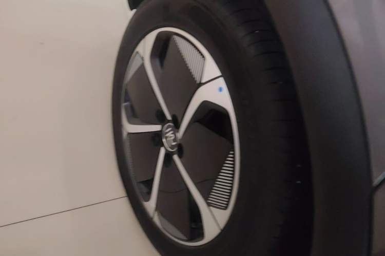 Used BYD Yuan PLUS 2025 Intelligent Driving Version 510 KM Beyond-Grade Edition Right Rear Wheel Hub