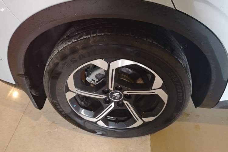 Used BYD Yuan PLUS 2025 Intelligent Driving Version 430 KM – Leading Edition Right Rear Wheel Hub
