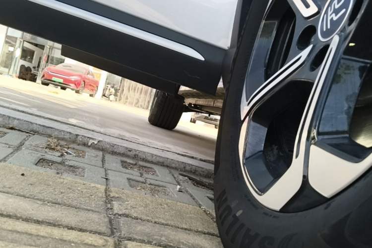 Used BYD Yuan PLUS 2025 Intelligent Driving Version 510 km Leading Edition Right Side Sill