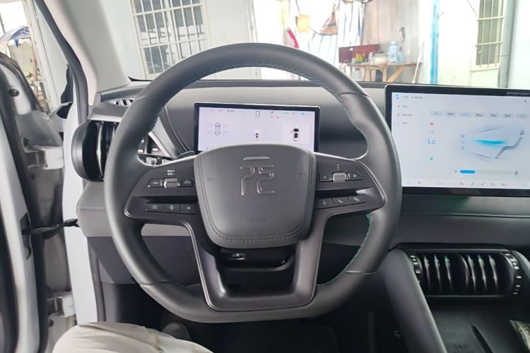 Used BYD Yuan PLUS 2025 Intelligent Driving Version 510 KM Beyond-Grade Edition Steering Wheel