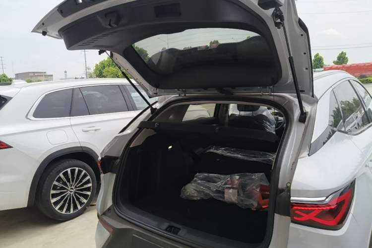 Used BYD Yuan PLUS 2025 Intelligent Driving Version 430 KM Beyond-Range Edition Trunk