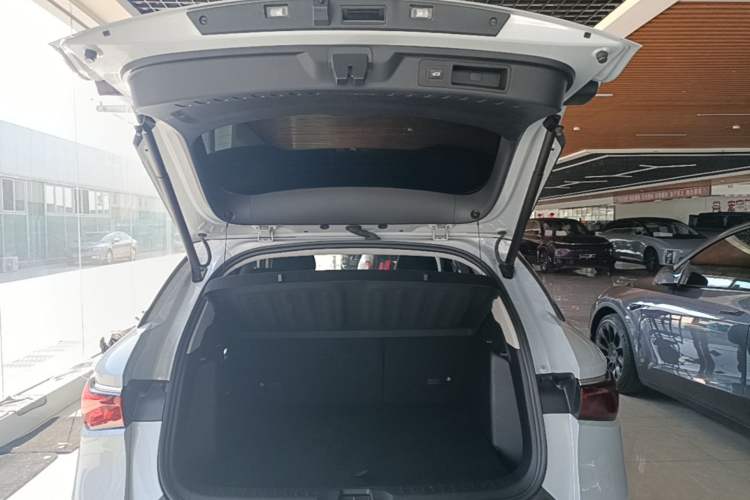 Used BYD Yuan PLUS 2025 Intelligent Driving Version 430 KM Beyond-Range Edition Trunk