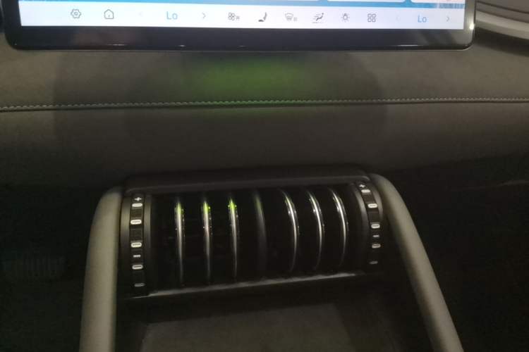 Used BYD Yuan PLUS 2025 Intelligent Driving Version 510 KM Beyond-Grade Edition Audio And AC Panel