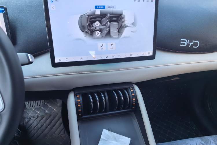 Used BYD Yuan PLUS 2025 Intelligent Driving Version 430 KM Beyond-Range Edition Audio And AC Panel