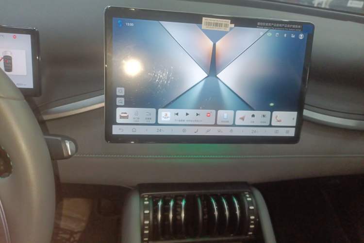 Used BYD Yuan PLUS 2025 Intelligent Driving Version 430 KM Beyond-Range Edition Audio And AC Panel