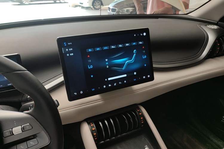 Used BYD Yuan PLUS 2025 Intelligent Driving Version 510 km Leading Edition Audio And AC Panel