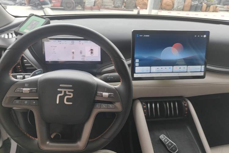 Used BYD Yuan PLUS 2025 Intelligent Driving Version 510 km Leading Edition Center Console