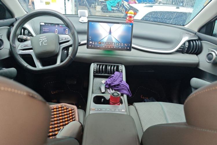 Used BYD Yuan PLUS 2025 Intelligent Driving Version 430 KM Beyond-Range Edition Center Console