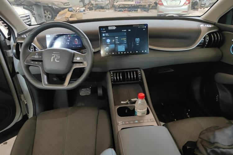 Used BYD Yuan PLUS 2025 Intelligent Driving Version 510 km Leading Edition Center Console