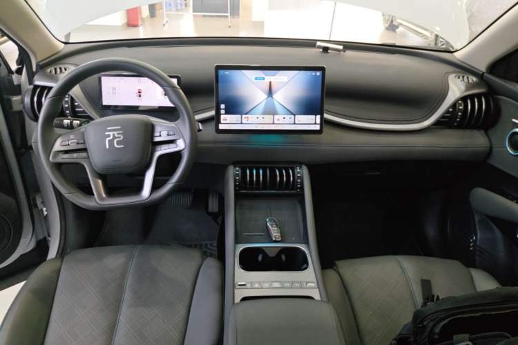 Used BYD Yuan PLUS 2025 Intelligent Driving Version 510 KM Beyond-Grade Edition Center Console