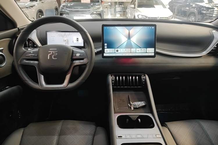 Used BYD Yuan PLUS 2025 Intelligent Driving Version 510 KM Beyond-Grade Edition Center Console