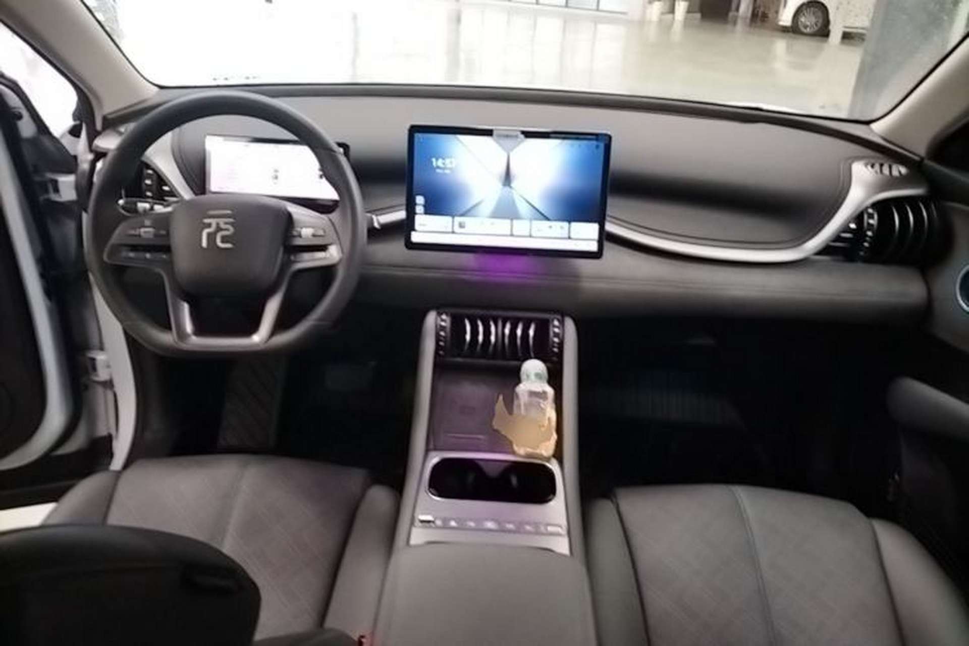 Used BYD Yuan PLUS 2025 Intelligent Driving Version 510 KM Beyond-Grade Edition Center Console