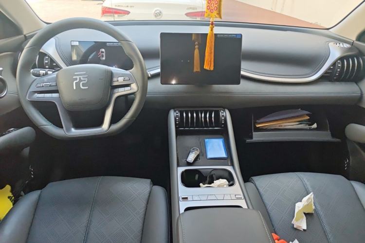 Used BYD Yuan PLUS 2025 Intelligent Driving Version 430 KM – Leading Edition Center Console