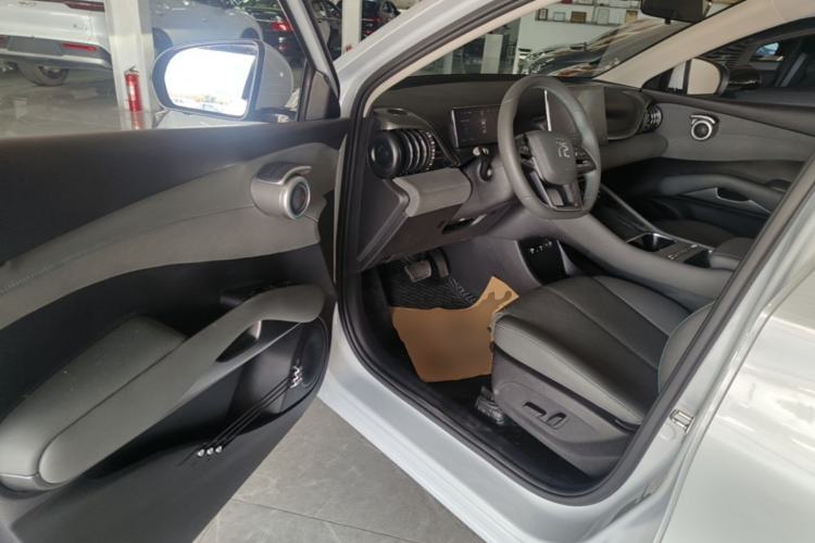 Used BYD Yuan PLUS 2025 Intelligent Driving Version 430 KM – Leading Edition Driver Seat