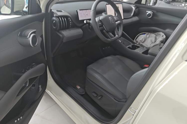 Used BYD Yuan PLUS 2025 Intelligent Driving Version 510 KM Beyond-Grade Edition Driver Seat