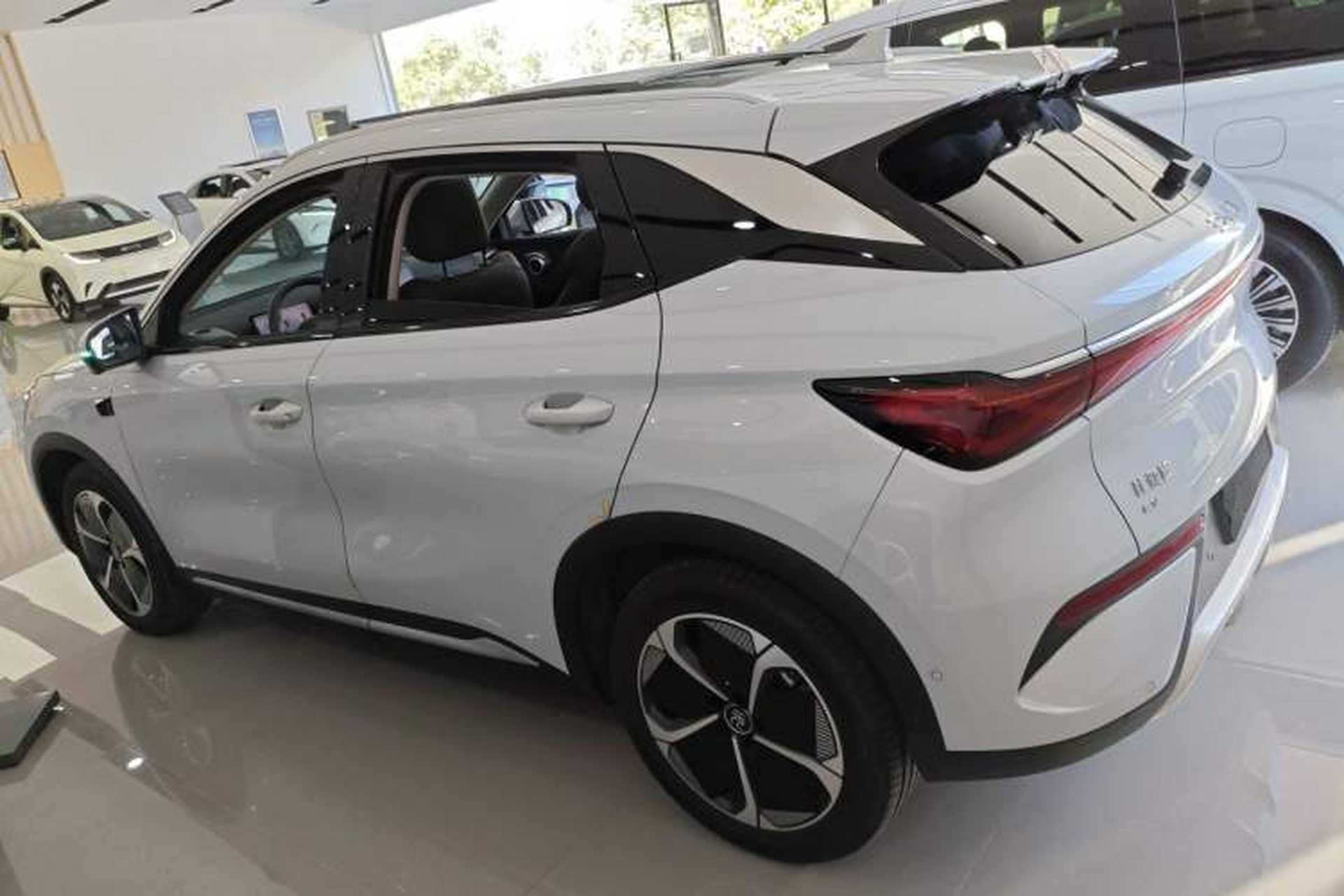 Used BYD Yuan PLUS 2025 Intelligent Driving Version 510 KM Beyond-Grade Edition Exterior 3