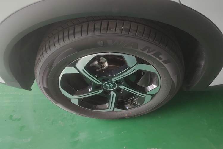 Used BYD Yuan PLUS 2025 Intelligent Driving Version 510 km Leading Edition Exterior 5