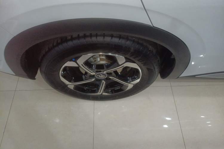 Used BYD Yuan PLUS 2025 Intelligent Driving Version 430 KM Beyond-Range Edition Exterior 8