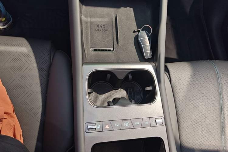 Used BYD Yuan PLUS 2025 Intelligent Driving Version 510 KM Beyond-Grade Edition Gear Lever