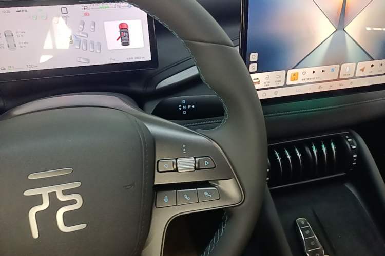 Used BYD Yuan PLUS 2025 Intelligent Driving Version 430 KM – Leading Edition Gear Lever
