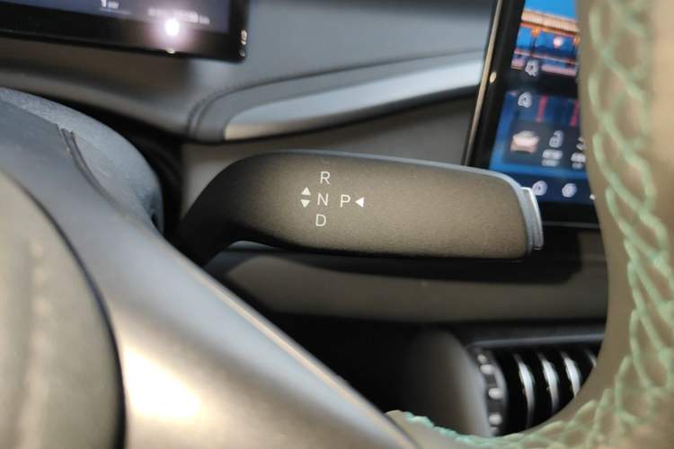 Used BYD Yuan PLUS 2025 Intelligent Driving Version 430 KM Beyond-Range Edition Gear Lever
