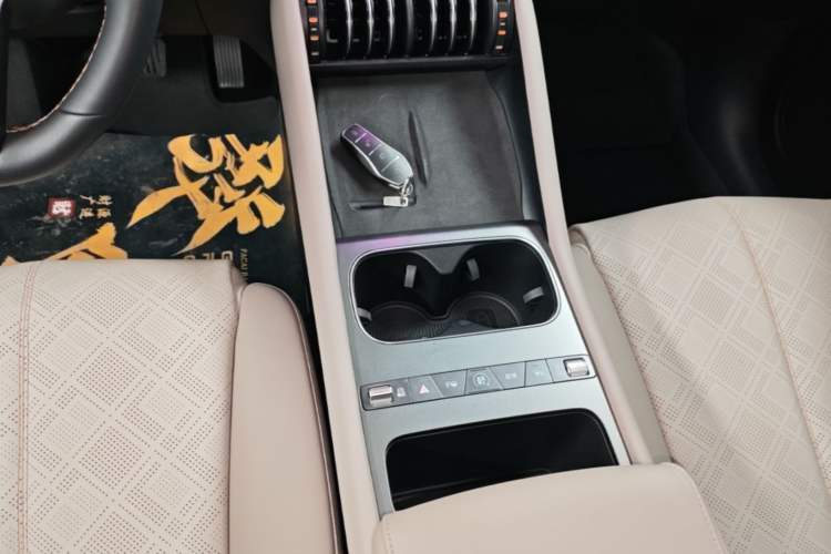 Used BYD Yuan PLUS 2025 Intelligent Driving Version 510 KM Beyond-Grade Edition Gear Lever