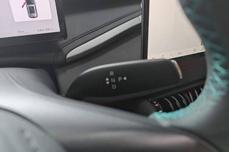 Used BYD Yuan PLUS 2025 Intelligent Driving Version 510 KM Beyond-Grade Edition Gear Lever