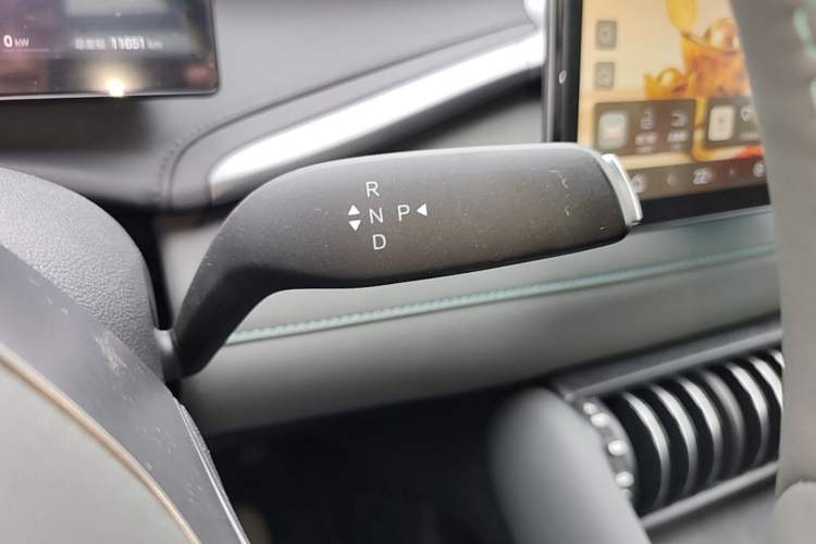 Used BYD Yuan PLUS 2025 Intelligent Driving Version 430 KM Beyond-Range Edition Gear Lever