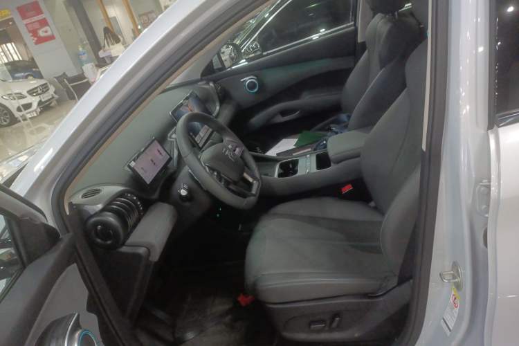 Used BYD Yuan PLUS 2025 Intelligent Driving Version 430 KM Beyond-Range Edition Interior 3