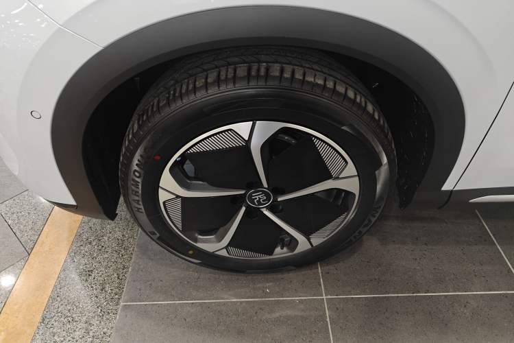 Used BYD Yuan PLUS 2025 Intelligent Driving Version 510 km Excellence Edition Left Front Wheel Hub