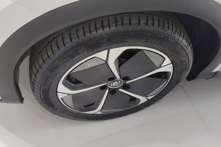 Used BYD Yuan PLUS 2025 Intelligent Driving Version 510 KM Beyond-Grade Edition Left Front Wheel Hub