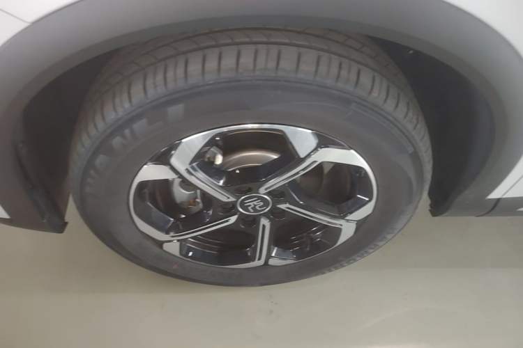 Used BYD Yuan PLUS 2025 Intelligent Driving Version 510 km Leading Edition Left Front Wheel Hub