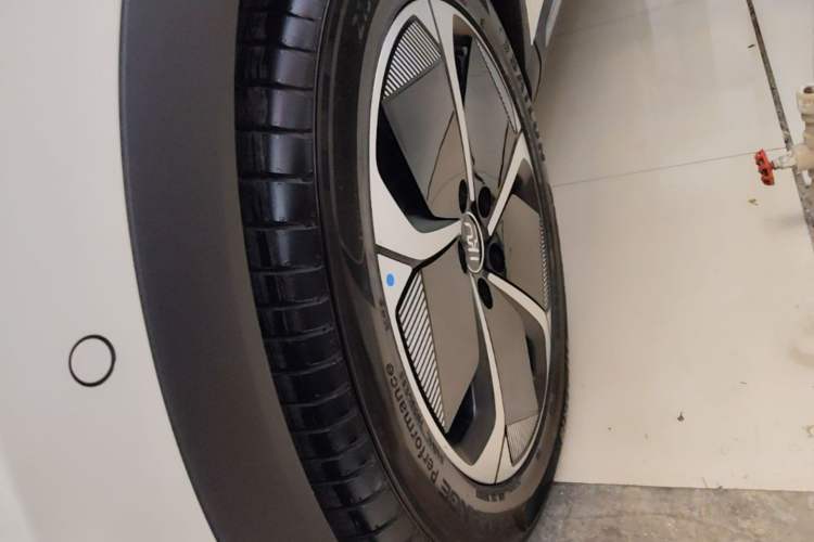Used BYD Yuan PLUS 2025 Intelligent Driving Version 510 KM Beyond-Grade Edition Left Front Wheel Hub