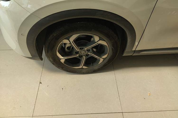 Used BYD Yuan PLUS 2025 Intelligent Driving Version 510 km Leading Edition Left Front Wheel Hub
