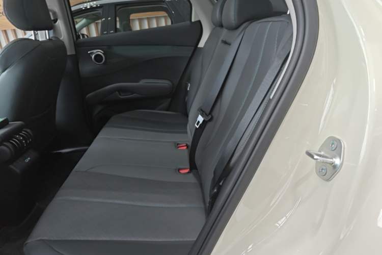 Used BYD Yuan PLUS 2025 Intelligent Driving Version 510 KM Beyond-Grade Edition Left Rear Seat