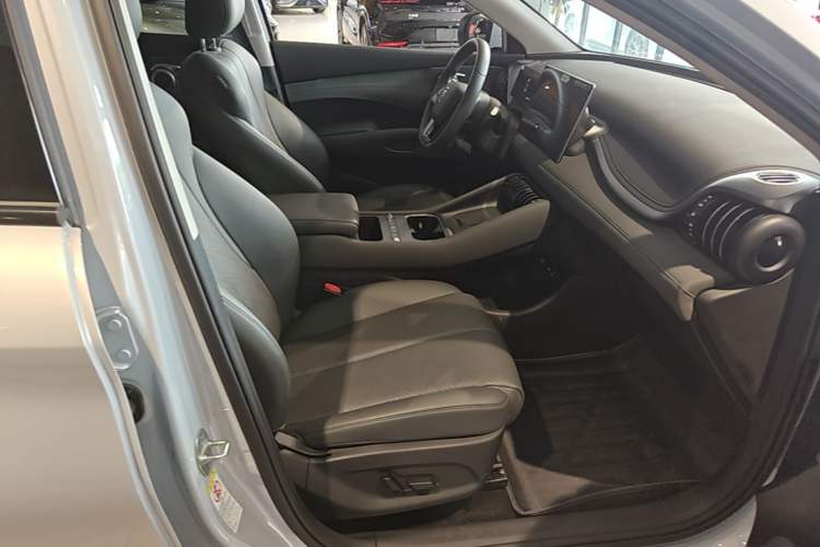 Used BYD Yuan PLUS 2025 Intelligent Driving Version 510 KM Beyond-Grade Edition Right Front Seat