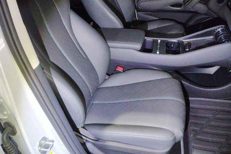 Used BYD Yuan PLUS 2025 Intelligent Driving Version 430 KM – Leading Edition Right Front Seat