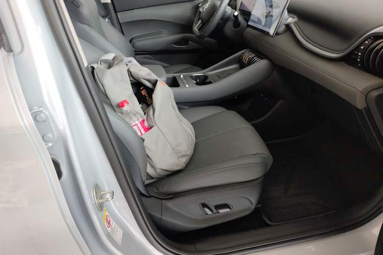 Used BYD Yuan PLUS 2025 Intelligent Driving Version 510 KM Beyond-Grade Edition Right Front Seat