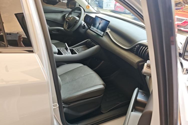 Used BYD Yuan PLUS 2025 Intelligent Driving Version 430 KM – Leading Edition Right Front Seat