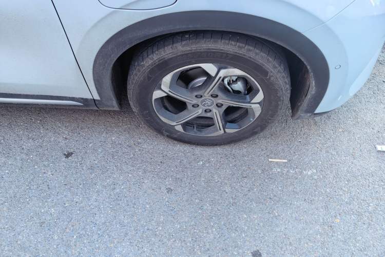 Used BYD Yuan PLUS 2025 Intelligent Driving Version 430 KM Beyond-Range Edition Right Front Wheel Hub