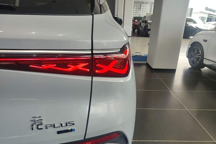 Used BYD Yuan PLUS 2025 Intelligent Driving Version 510 km Excellence Edition Right Rear Taillight