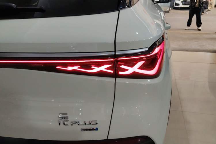 Used BYD Yuan PLUS 2025 Intelligent Driving Version 510 KM Beyond-Grade Edition Right Rear Taillight